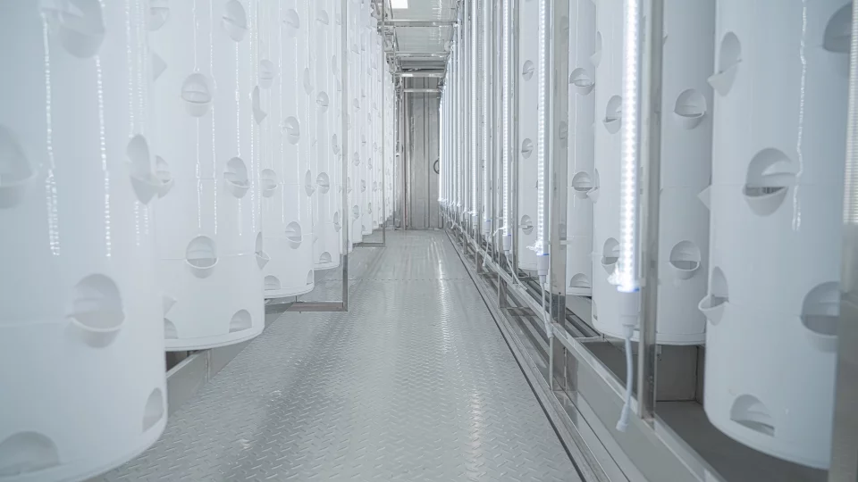 LYINE Rotating Tower Container Hydroponic Farm System